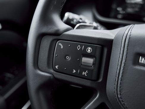 Used 2025 Land Rover Defender 110 V8 image 57