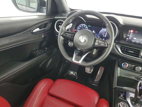 Used 2024 Alfa Romeo Stelvio Sprint image 47