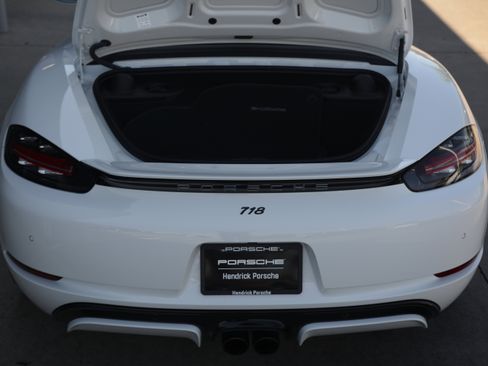 Certified 2024 Porsche 718 Boxster RWD image 30