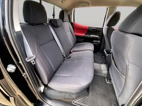 Used 2020 Toyota Tacoma SR5 RWD image 20