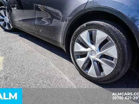 Used 2021 Tesla Model Y Long Range AWD/4WD image 16