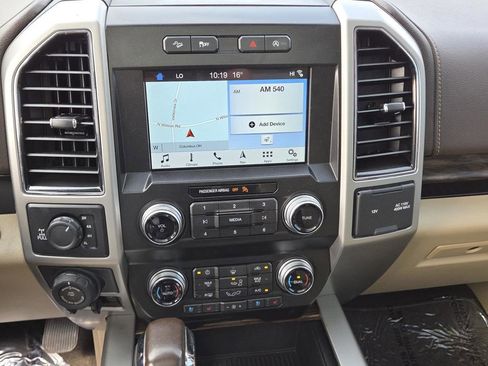 Used 2019 Ford F150 Lariat w/ Equipment Group 502A Luxury image 32