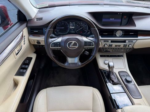 Used 2017 Lexus ES 350 w/ Premium Package image 14