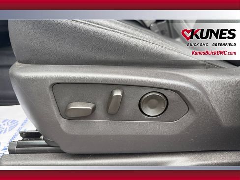 Used 2025 GMC Sierra 1500 SLT AWD/4WD image 24