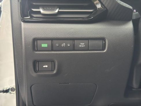 New 2025 Nissan Sentra SR image 23