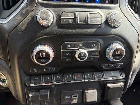 Used 2021 GMC Sierra 1500 AT4 w/ AT4 Premium Package AWD/4WD image 21