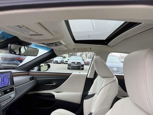 Used 2025 Lexus ES 350 Premium w/ Premium Package image 13