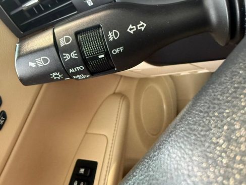 Used 2014 Lexus ES 350 w/ Ultra Luxury Package FWD image 24