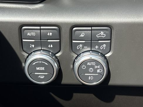 Used 2025 GMC Sierra 1500 AT4 AWD/4WD image 25
