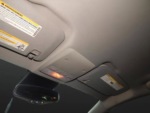 Used 2022 Chevrolet Trax LT w/ Sport Edition image 20