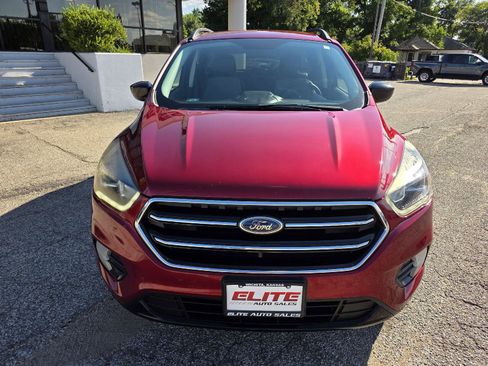 Used 2019 Ford Escape SE FWD image 2