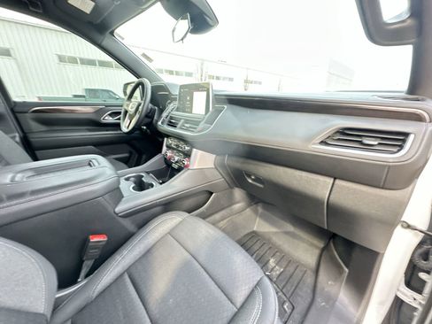 Used 2024 GMC Yukon XL SLE w/ Gmc Pro Safety Plus Package image 29