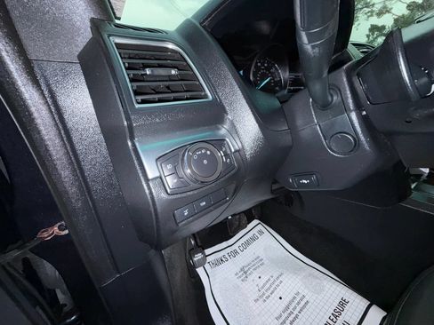 Used 2017 Ford Explorer Limited w/ Equipment Group 301A AWD/4WD image 37