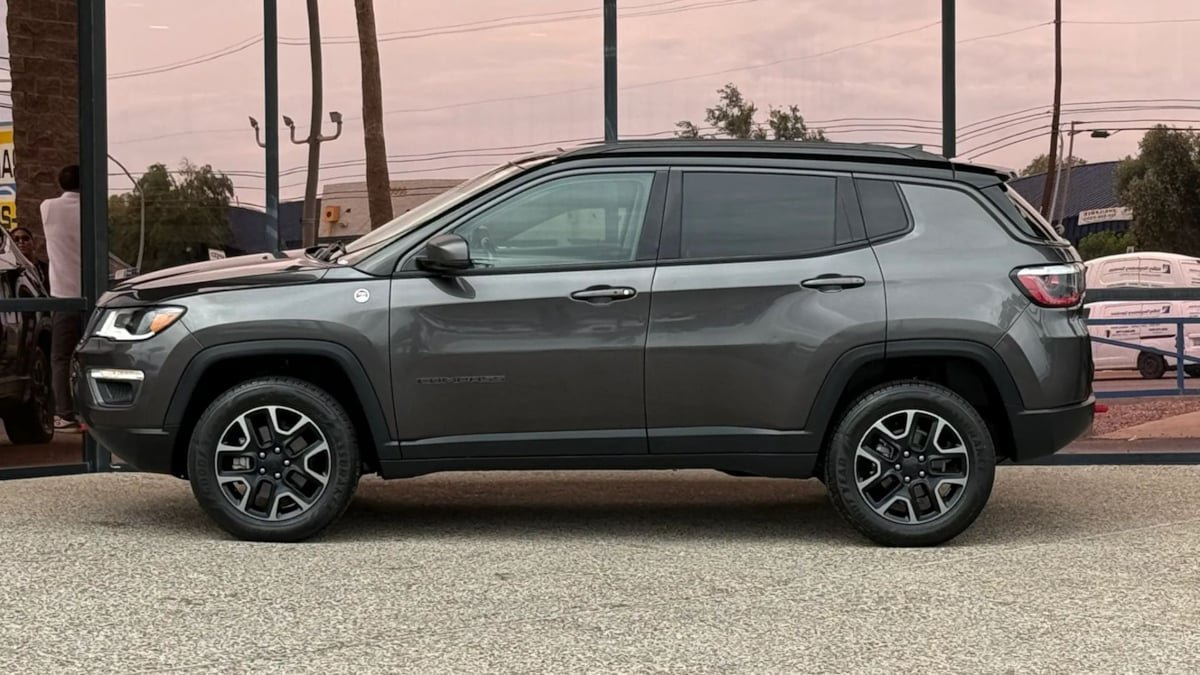 Used 2019 Jeep Compass Trailhawk w/ Leather Interior Group AWD/4WD image 4