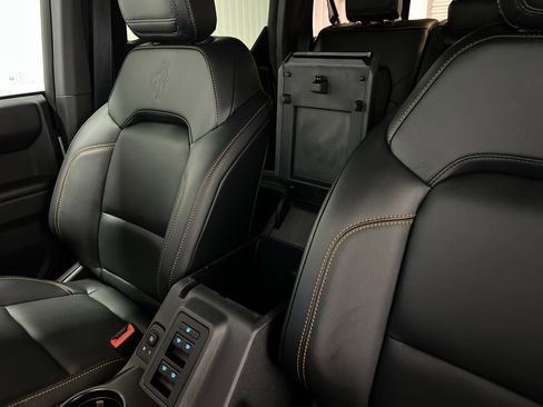 Used 2024 Ford Bronco Badlands image 34