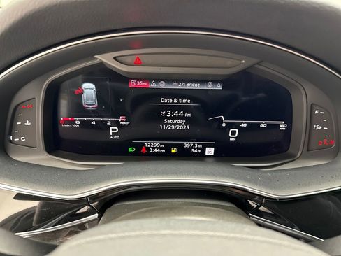 Used 2025 Audi Q8 Premium Plus image 27