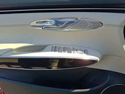 Used 2023 Genesis GV70 2.5T AWD/4WD image 12