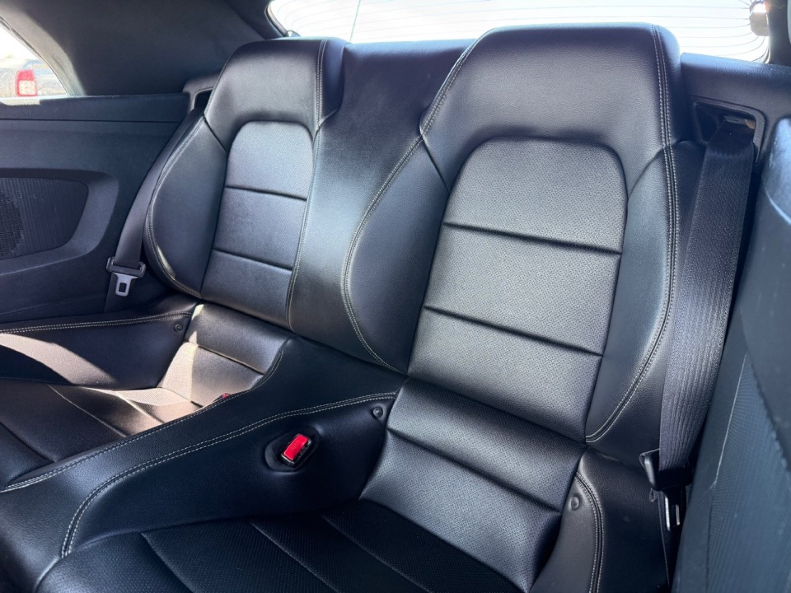 Used 2015 Ford Mustang Premium RWD image 27