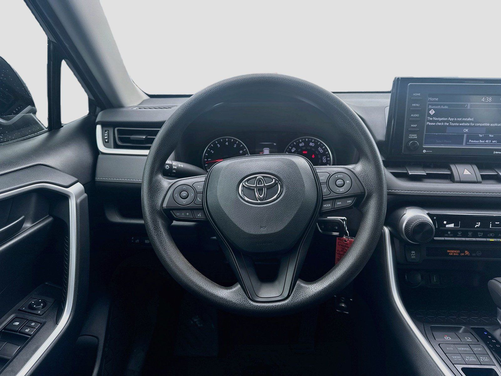 Used 2022 Toyota RAV4 LE AWD/4WD image 23