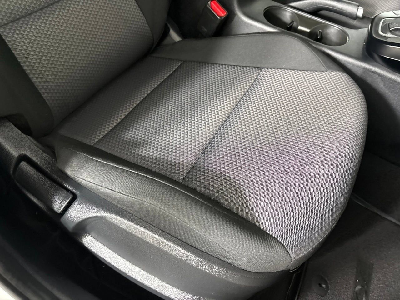 Used 2025 Kia Soul LX w/ LX Technology Package FWD image 29
