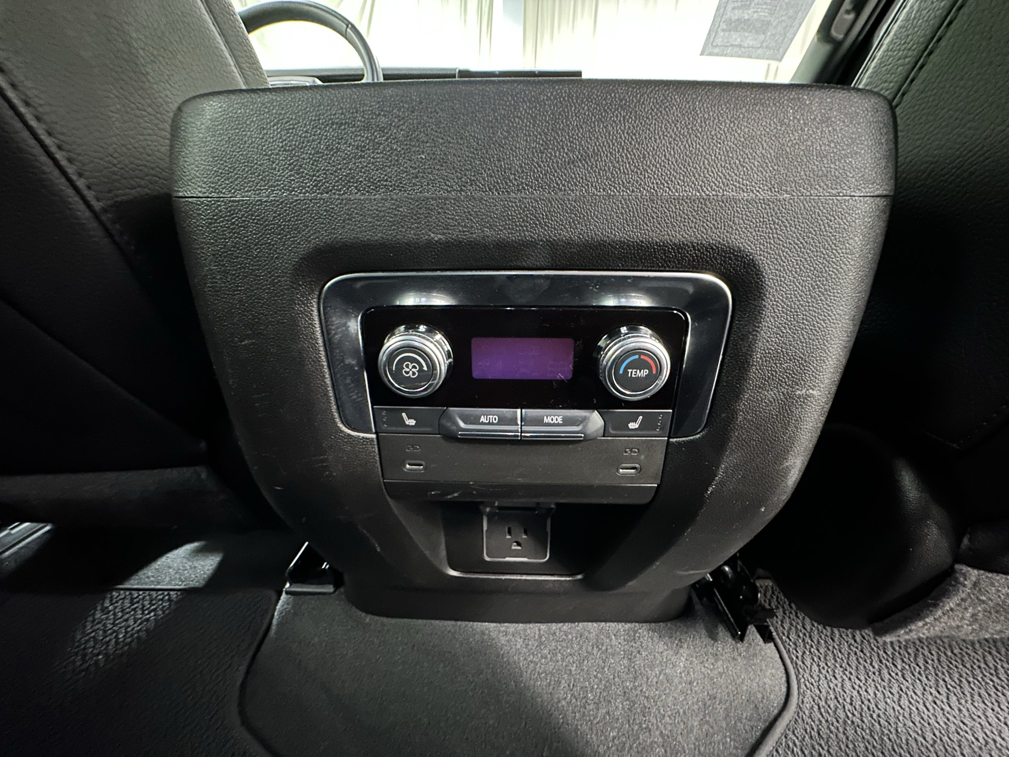Certified 2025 GMC Yukon Denali AWD/4WD image 20