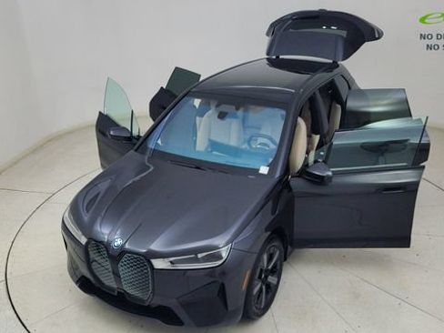 Used 2024 BMW iX xDrive50 w/ Sport Package AWD/4WD image 82