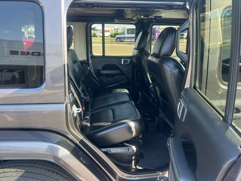 Used 2022 Jeep Wrangler Unlimited Sahara AWD/4WD image 44