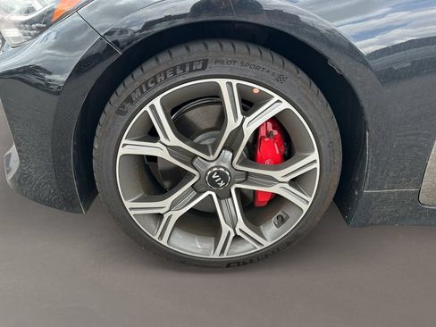 Used 2018 Kia Stinger GT2 AWD/4WD image 9