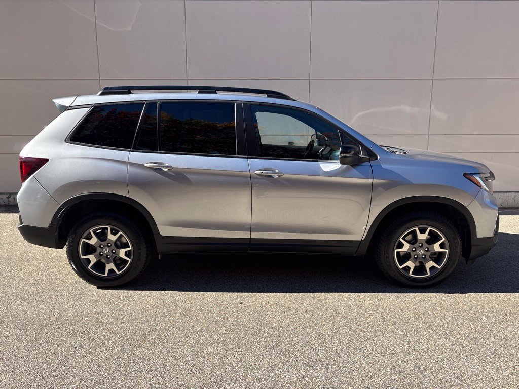 Certified 2022 Honda Passport TrailSport image 3