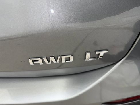 Used 2023 Chevrolet Equinox LT image 33