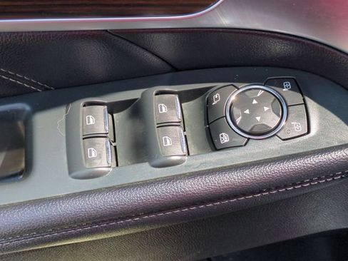 Used 2018 Ford Explorer Limited w/ Equipment Group 301A AWD/4WD image 31