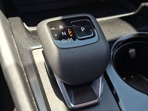 Used 2025 Nissan Rogue SV AWD/4WD image 14