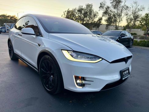 Used 2016 Tesla Model X 90D image 7