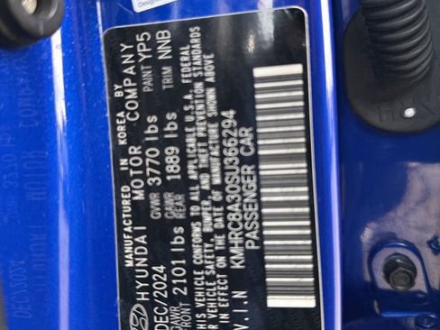 Used 2025 Hyundai Venue SEL image 30