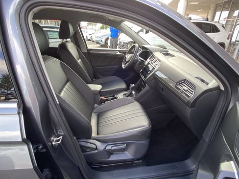 Certified 2023 Volkswagen Tiguan SE FWD image 32
