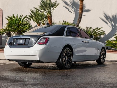 Certified 2022 Rolls-Royce Ghost image 2
