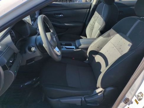 Used 2025 Nissan Sentra SV image 11