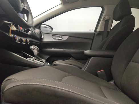 Used 2023 Kia Forte LXS FWD image 17