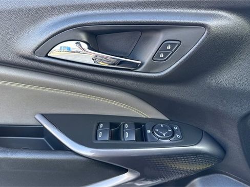 Used 2025 Chevrolet Trax ACTIV w/ Driver Confidence Package image 11