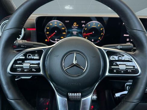 Used 2023 Mercedes-Benz CLA 250 4MATIC image 11