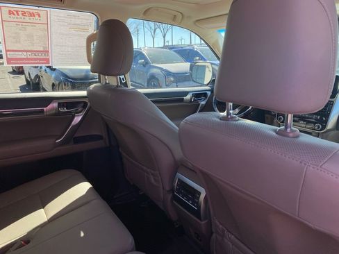 Used 2022 Lexus GX 460 Premium w/ Premium Package AWD/4WD image 17