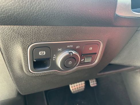 Used 2021 Mercedes-Benz GLB 250 4MATIC image 18