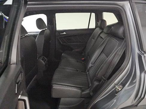 Used 2023 Volkswagen Tiguan SE R-Line FWD image 9