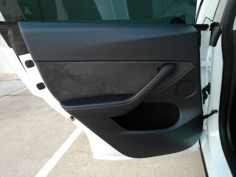 Used 2023 Tesla Model Y Long Range image 16