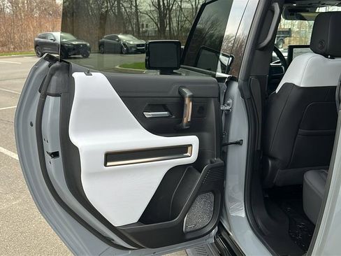 Used 2025 GMC Hummer EV 3X AWD/4WD image 23