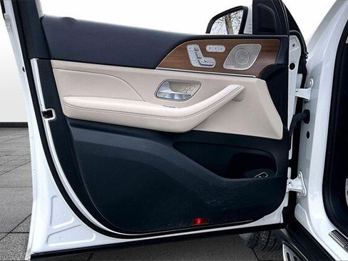 Certified 2022 Mercedes-Benz GLS 450 4MATIC image 23