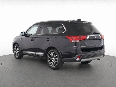 Used 2017 Mitsubishi Outlander GT AWD/4WD image 3