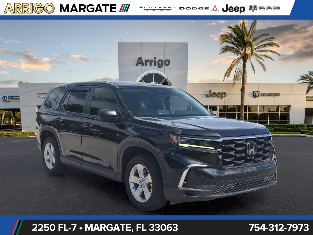 Used 2023 Honda Pilot LX image 1