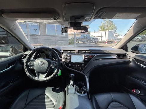 Used 2020 Toyota Camry SE FWD image 15