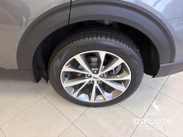 Certified 2025 Ford Explorer Platinum w/ Ultimate Package AWD/4WD image 33